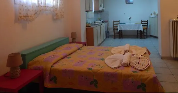 Small Near The Center Of Апартаменты *