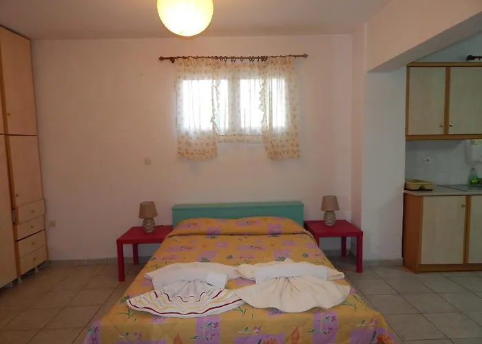 Small Near The Center Of Апартаменты *